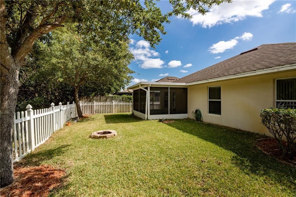Recently Sold: $335,000 (3 beds, 2 baths, 1478 Square Feet)