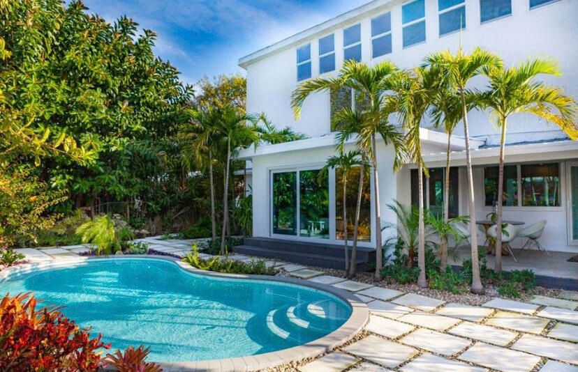 Recently Sold: $1,055,000 (4 beds, 4 baths, 3060 Square Feet)