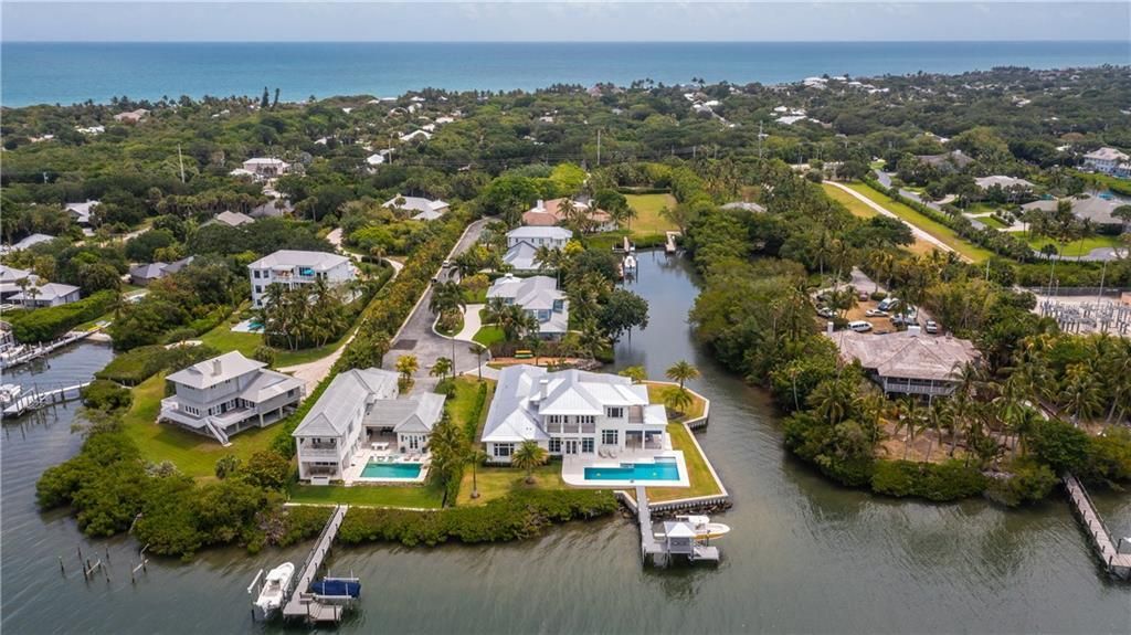 Recently Sold: $7,700,000 (4 beds, 3 baths, 4737 Square Feet)