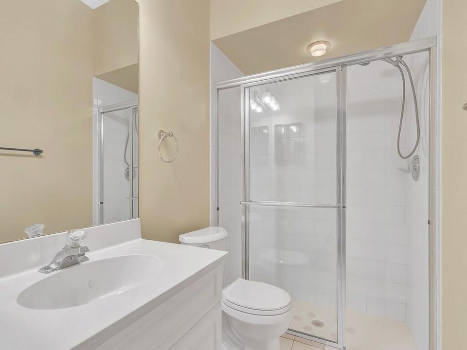 最近售出: $309,900 (2 贝兹, 2 浴室, 1800 平方英尺)