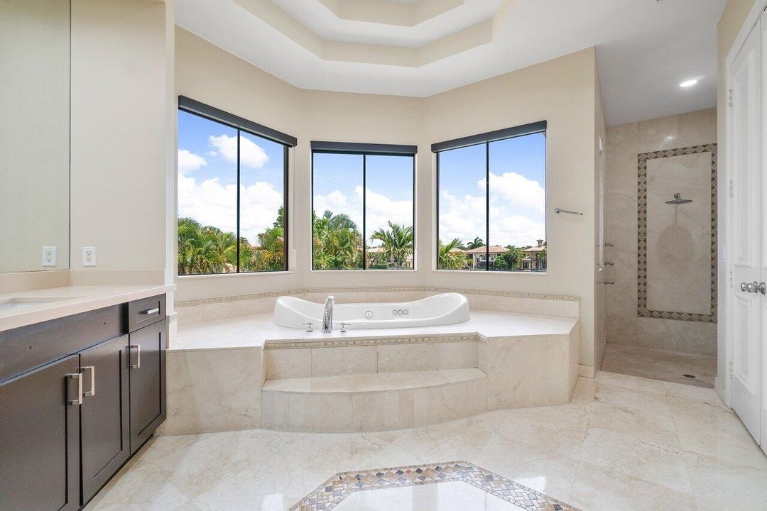 Recently Sold: $2,500,000 (6 beds, 5 baths, 5511 Square Feet)