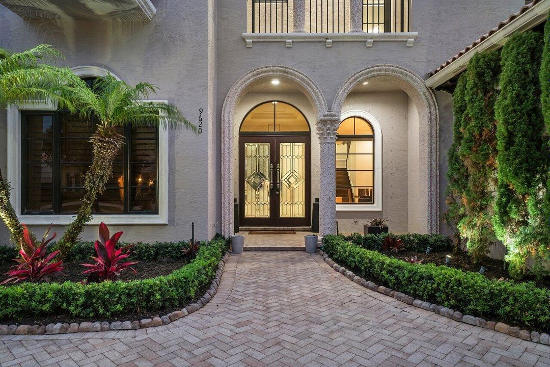 Recently Sold: $2,500,000 (6 beds, 5 baths, 5511 Square Feet)