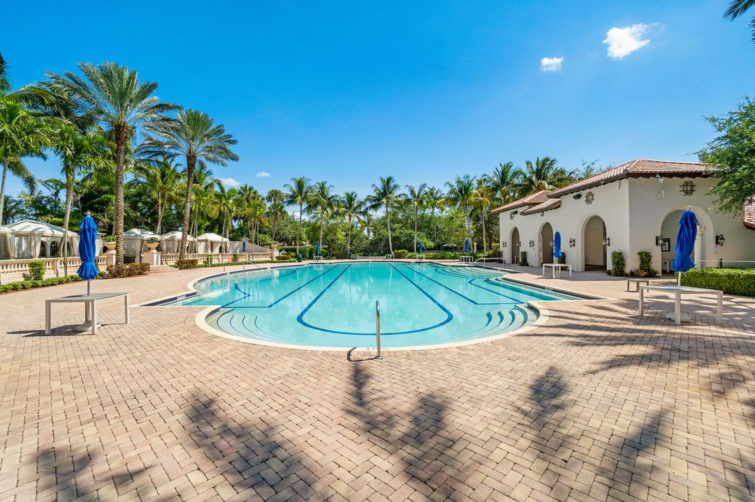 Recently Sold: $2,500,000 (6 beds, 5 baths, 5511 Square Feet)