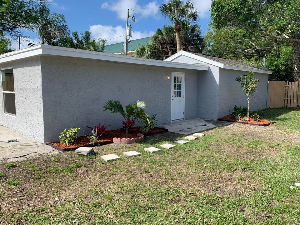 Recently Sold: $199,500 (2 beds, 1 baths, 800 Square Feet)