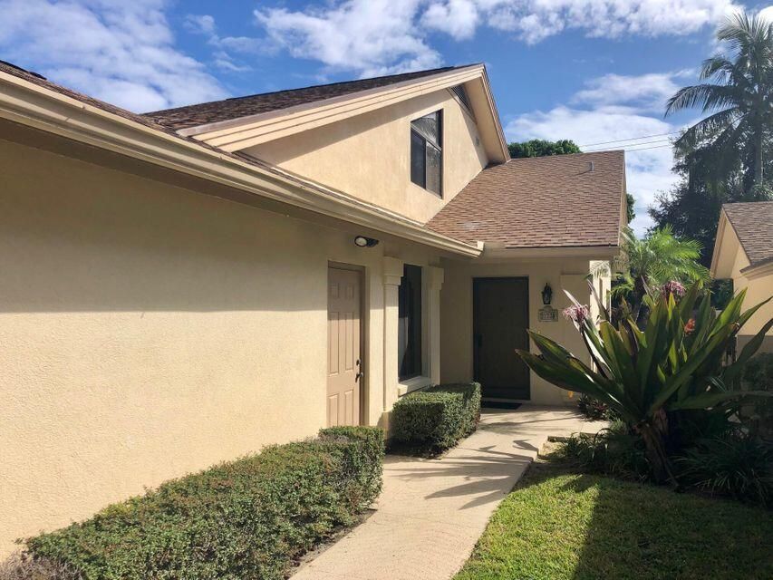 Recently Sold: $900,000 (3 beds, 2 baths, 2642 Square Feet)