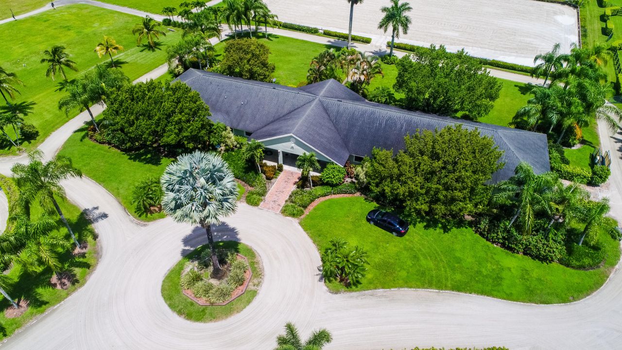 Recently Sold: $8,500,000 (3 beds, 2 baths, 1812 Square Feet)