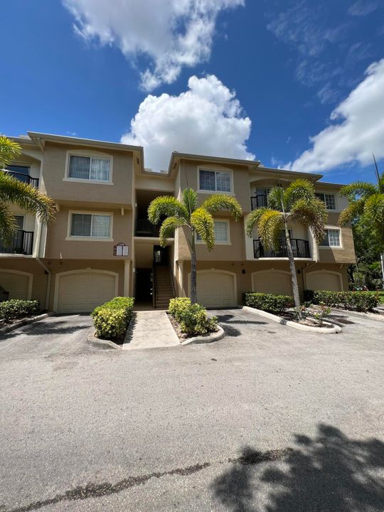 Recientemente alquilado: $2,200 (2 camas, 2 baños, 1156 Pies cuadrados)