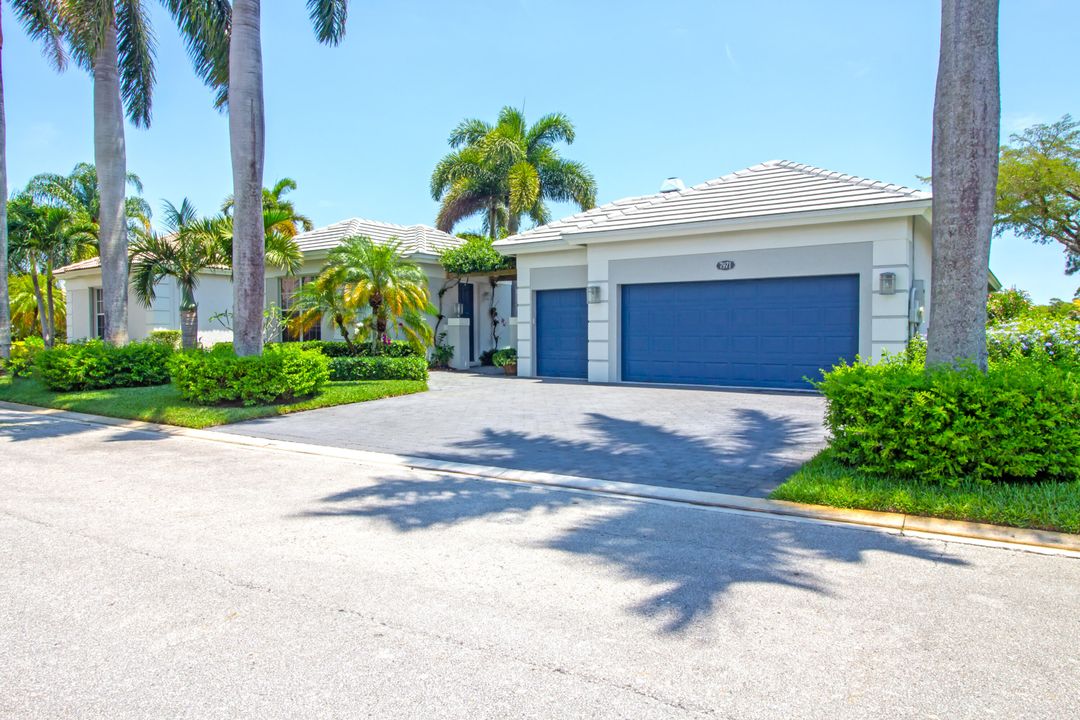 Recently Sold: $1,075,000 (4 beds, 3 baths, 2832 Square Feet)