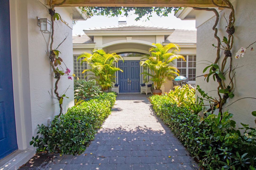 Recently Sold: $1,075,000 (4 beds, 3 baths, 2832 Square Feet)