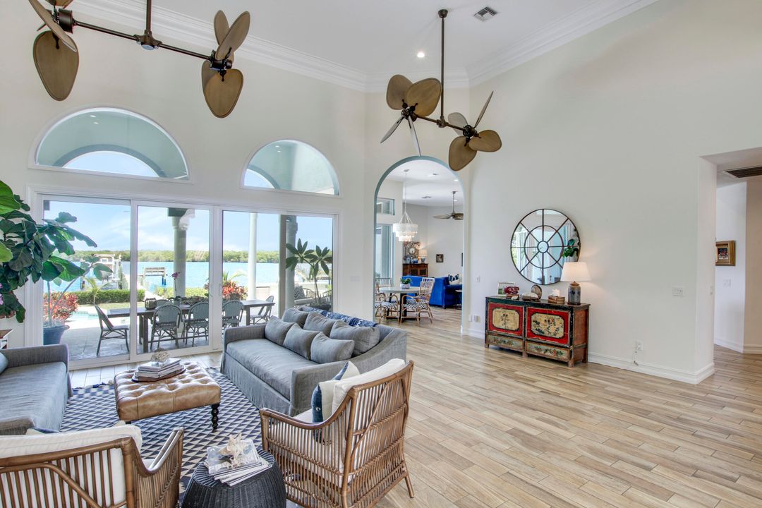 Recently Sold: $2,599,000 (4 beds, 3 baths, 3286 Square Feet)