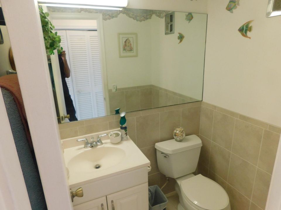 Active With Contract: $75,000 (1 beds, 1 baths, 700 Square Feet)