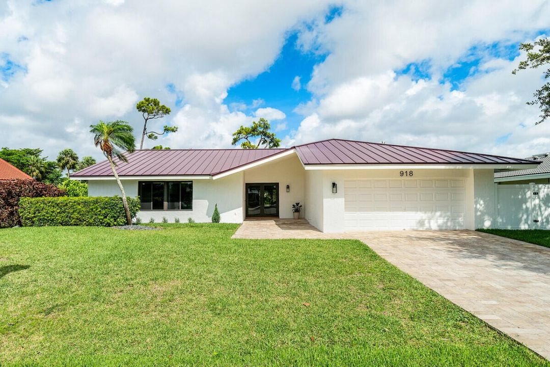 Recently Sold: $1,549,000 (3 beds, 2 baths, 2069 Square Feet)