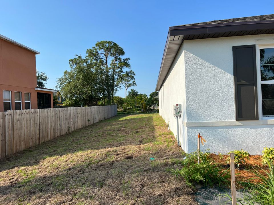 Active With Contract: $2,800 (4 beds, 2 baths, 1830 Square Feet)