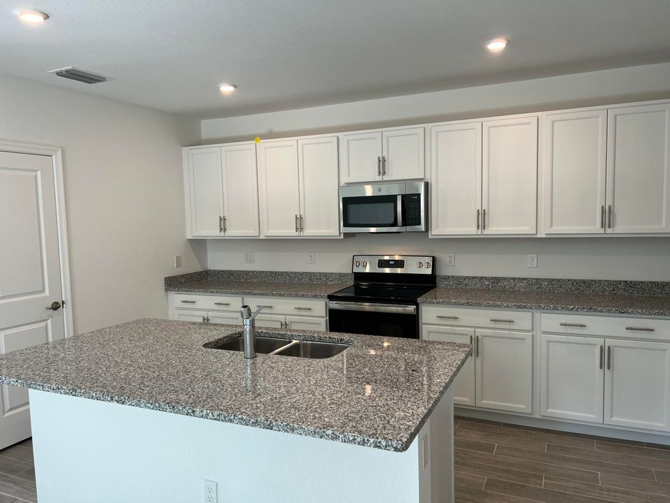 Active With Contract: $2,800 (4 beds, 2 baths, 1830 Square Feet)