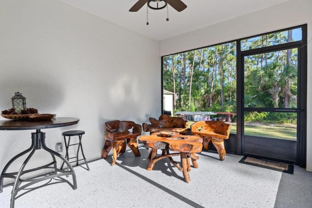 Recently Sold: $450,000 (3 beds, 2 baths, 1670 Square Feet)