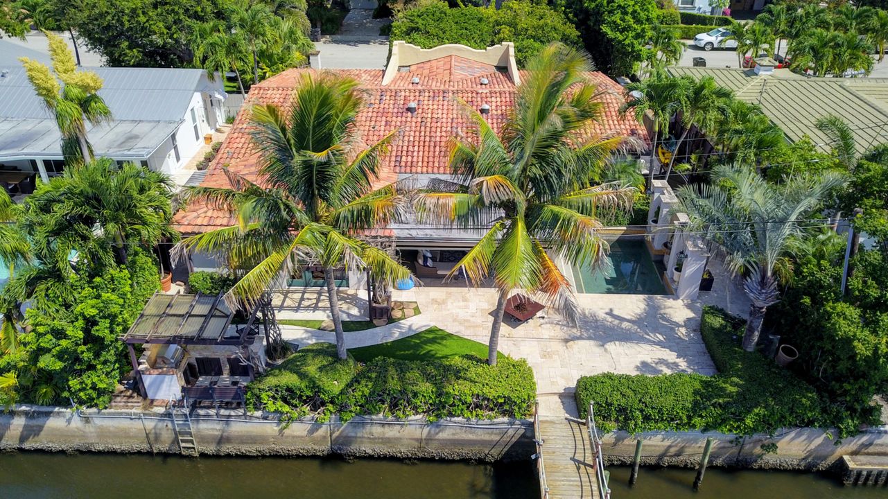 Recently Sold: $3,500,000 (3 beds, 4 baths, 2407 Square Feet)