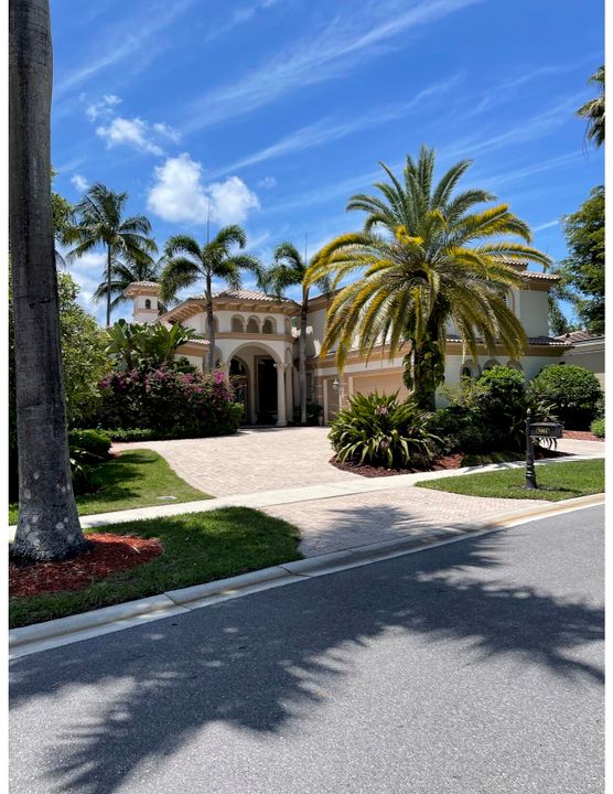 Recently Sold: $2,900,000 (5 beds, 5 baths, 4629 Square Feet)