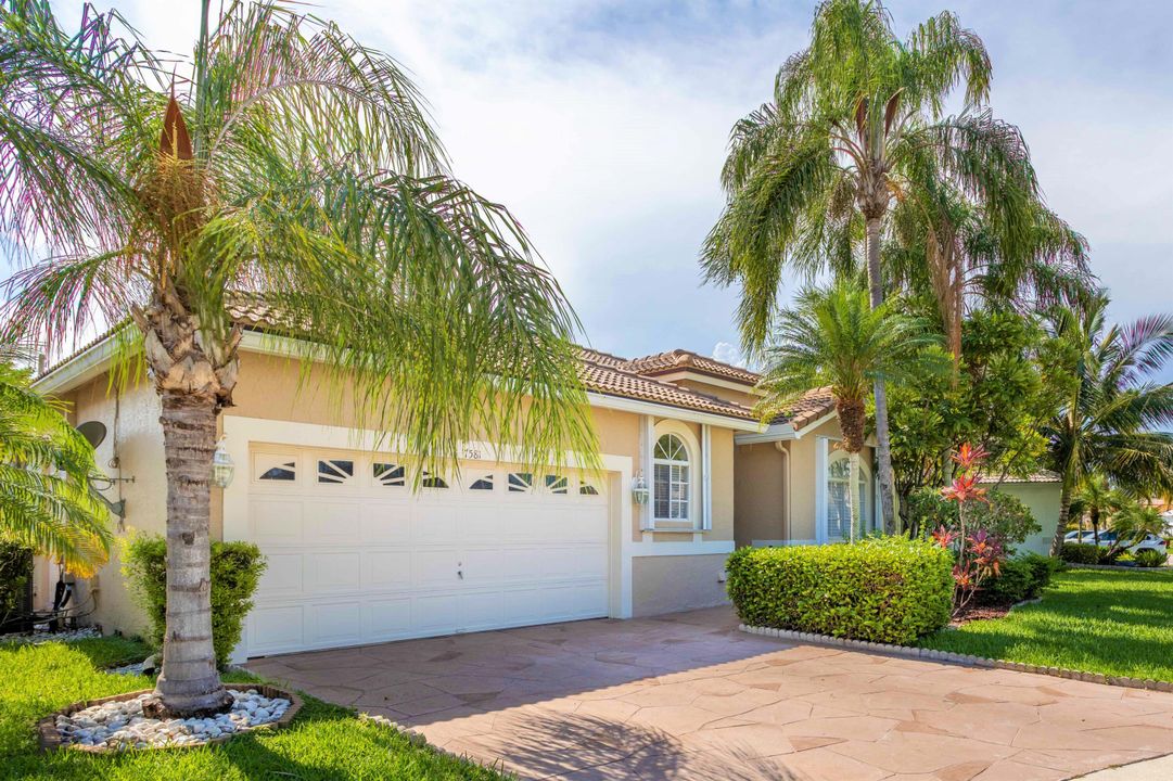 Recently Sold: $549,999 (3 beds, 2 baths, 2272 Square Feet)