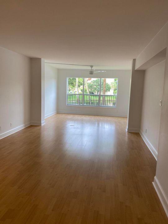 Active With Contract: $2,100 (2 beds, 2 baths, 1090 Square Feet)