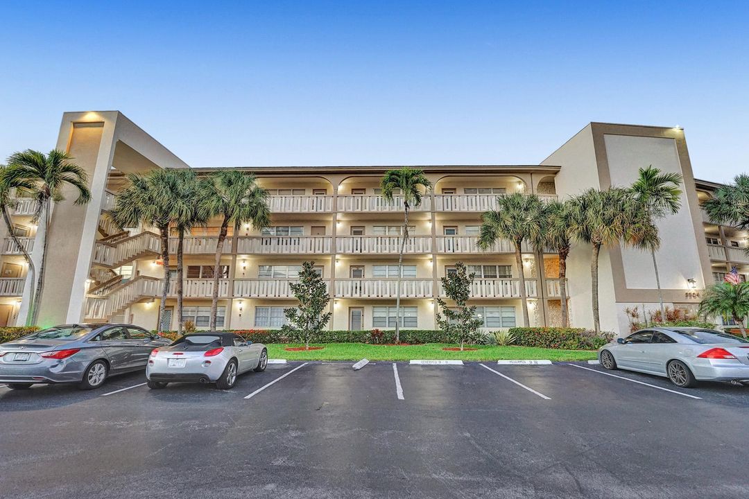 Recently Sold: $120,000 (1 beds, 1 baths, 798 Square Feet)