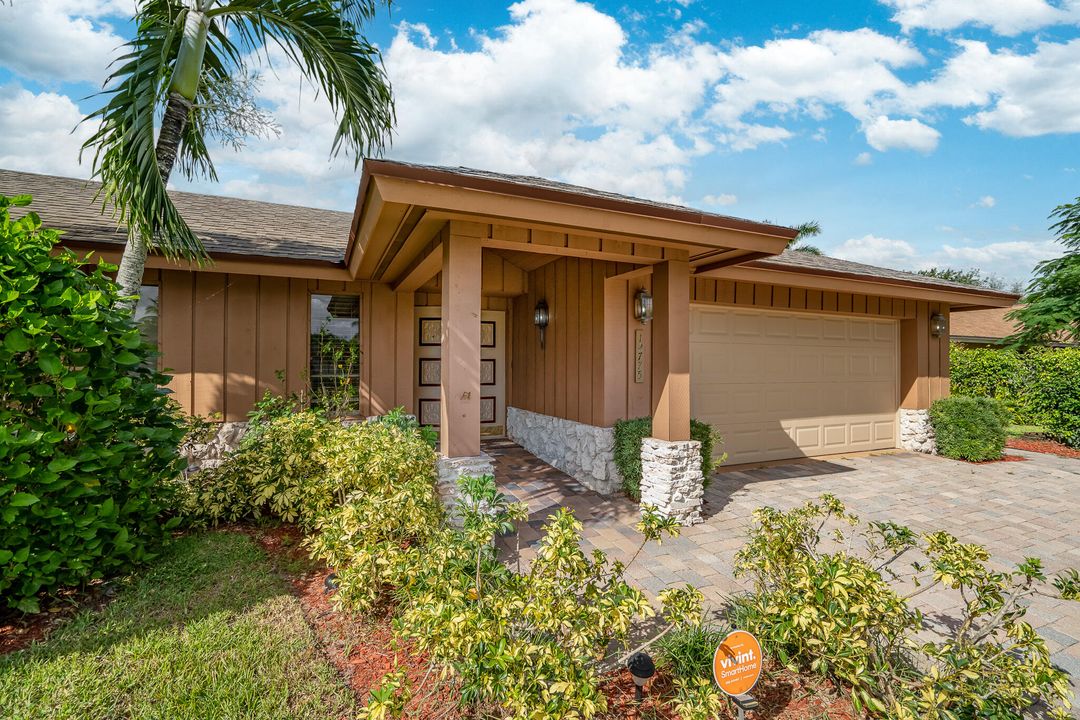 Active With Contract: $4,500 (5 beds, 3 baths, 2212 Square Feet)