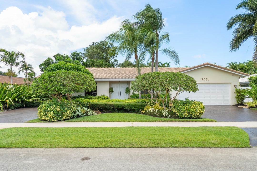 Recently Sold: $1,300,000 (4 beds, 3 baths, 2760 Square Feet)