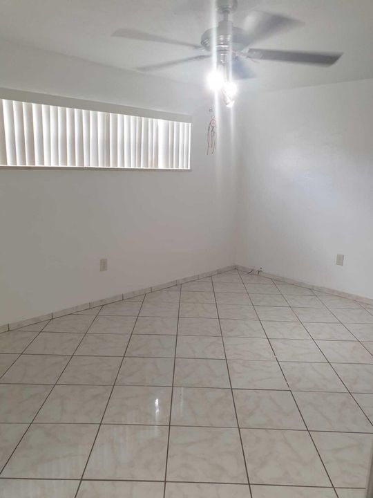Recently Rented: $2,800 (4 beds, 2 baths, 1542 Square Feet)