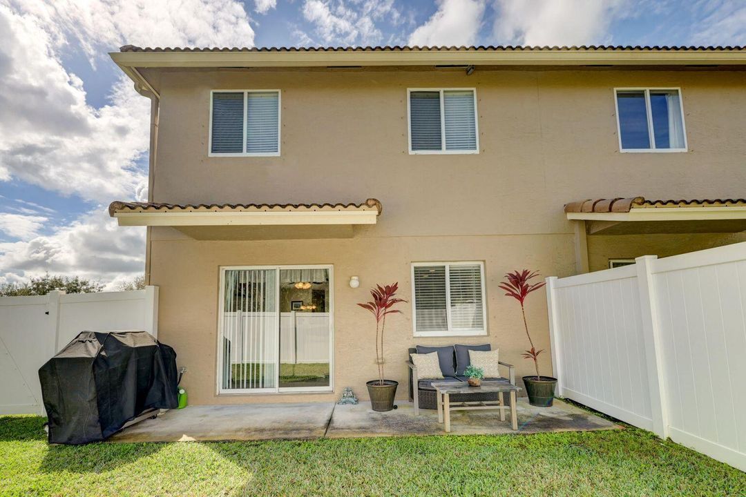 Active With Contract: $2,500 (3 beds, 2 baths, 1820 Square Feet)