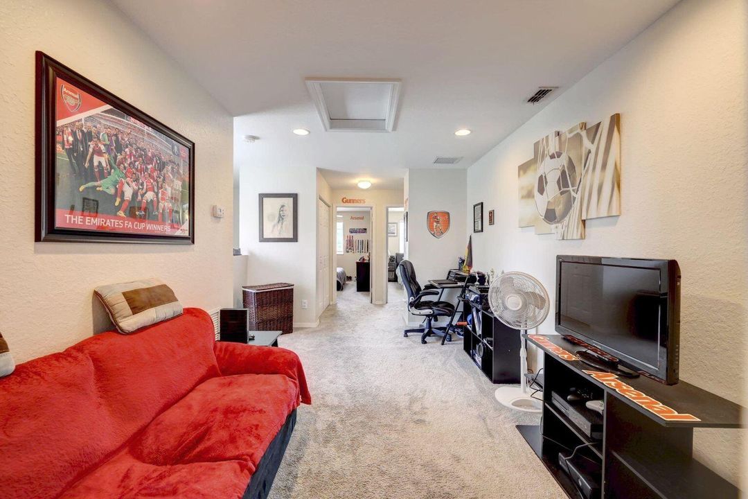Active With Contract: $2,500 (3 beds, 2 baths, 1820 Square Feet)