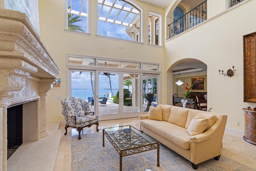 Recently Sold: $12,450,000 (5 beds, 5 baths, 7312 Square Feet)