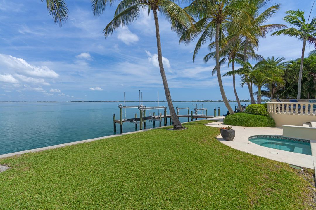 Recently Sold: $12,450,000 (5 beds, 5 baths, 7312 Square Feet)
