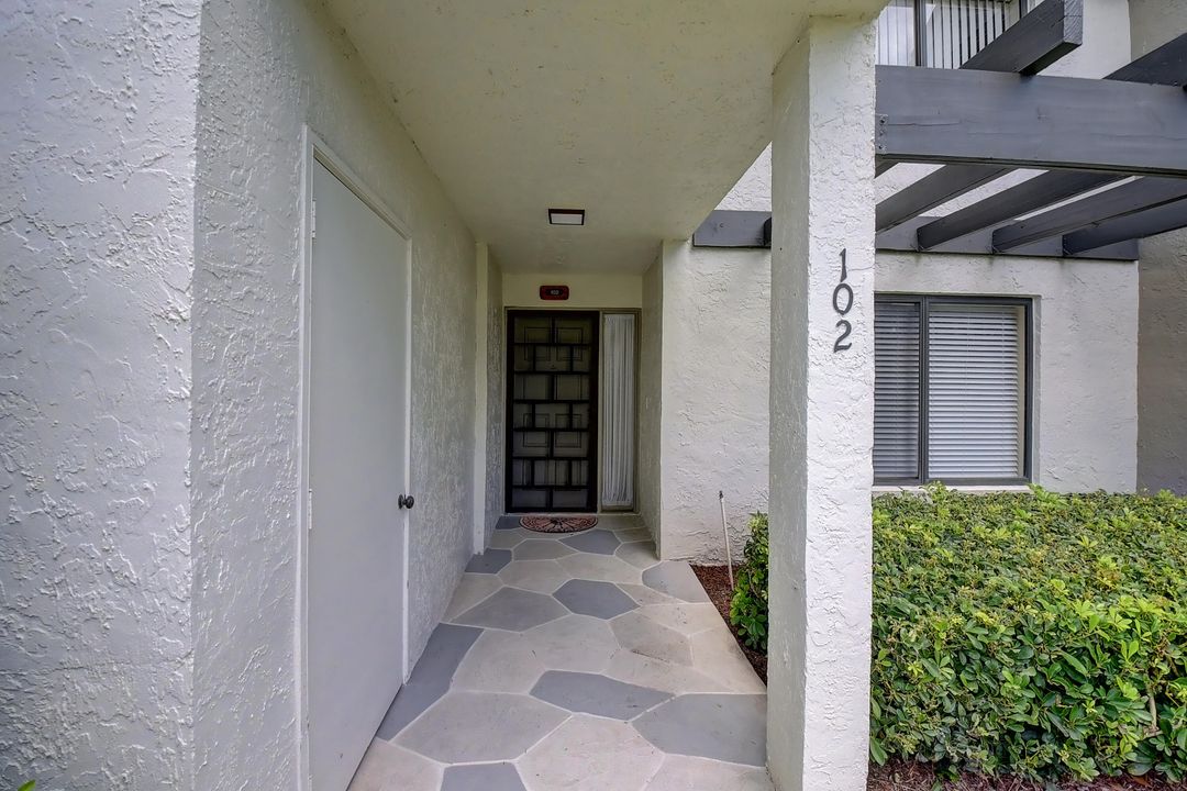 Active With Contract: $4,500 (2 beds, 2 baths, 1380 Square Feet)