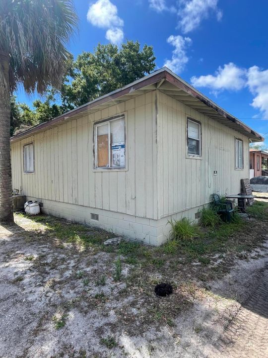 Recently Sold: $89,900 (2 beds, 1 baths, 1005 Square Feet)