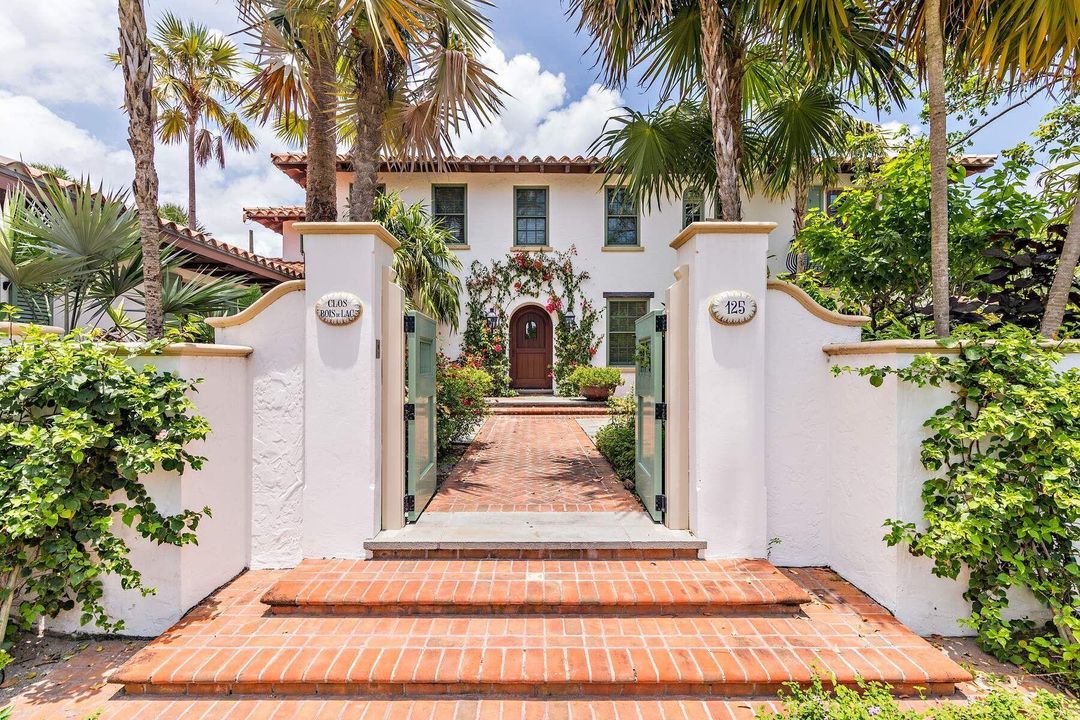 Recently Sold: $11,900,000 (4 beds, 4 baths, 4545 Square Feet)