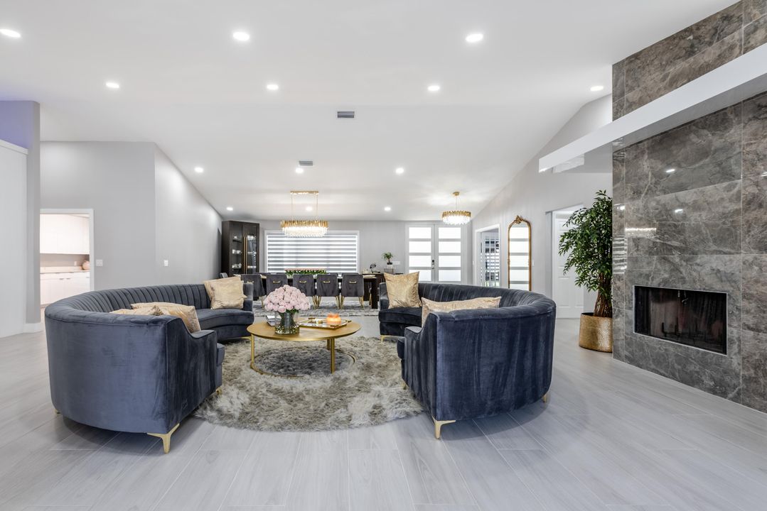 Recently Sold: $2,490,000 (4 beds, 5 baths, 5715 Square Feet)