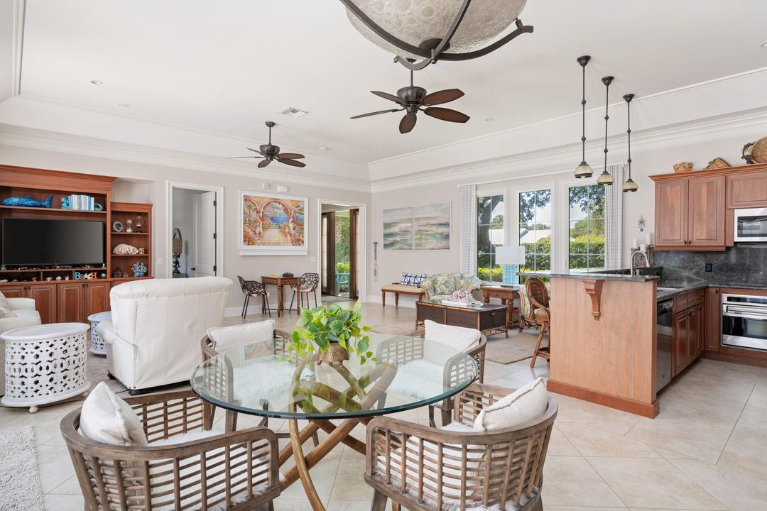 Recently Sold: $3,000,000 (5 beds, 5 baths, 4880 Square Feet)