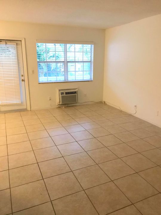 Recently Sold: $79,900 (2 beds, 1 baths, 756 Square Feet)