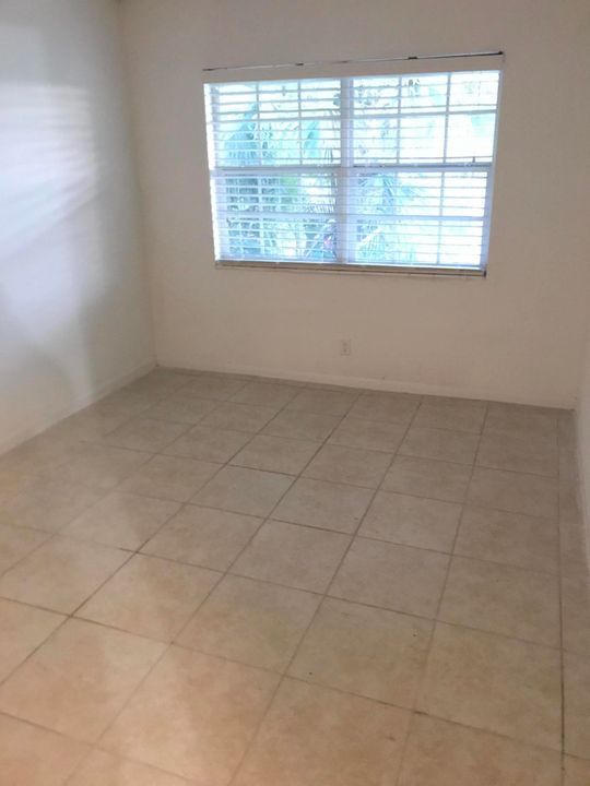 Recently Sold: $79,900 (2 beds, 1 baths, 756 Square Feet)