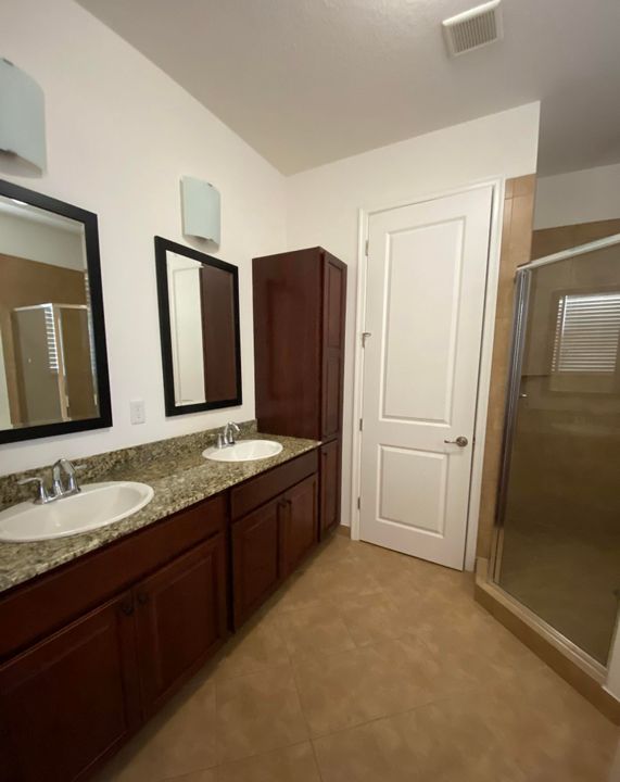 Недавно арендовано: $4,100 (3 спален, 2 ванн, 1839 Квадратных фут)