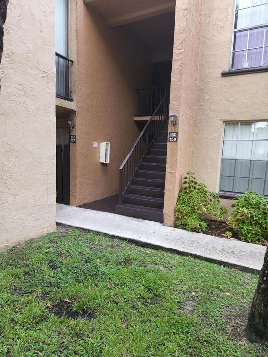 Recently Sold: $99,900 (1 beds, 1 baths, 812 Square Feet)