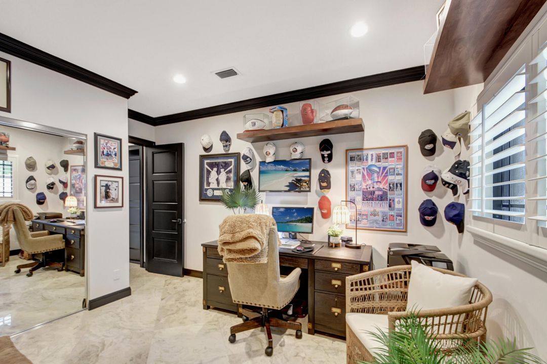 Recently Sold: $6,899,000 (3 beds, 2 baths, 2880 Square Feet)