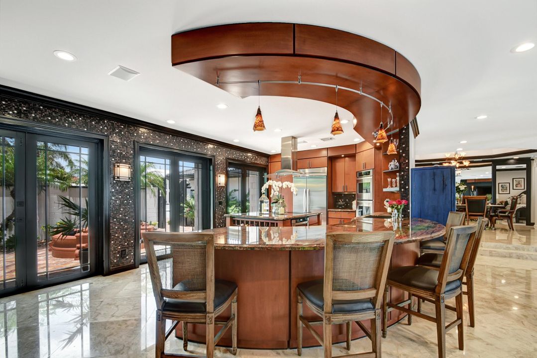 Recently Sold: $6,899,000 (3 beds, 2 baths, 2880 Square Feet)