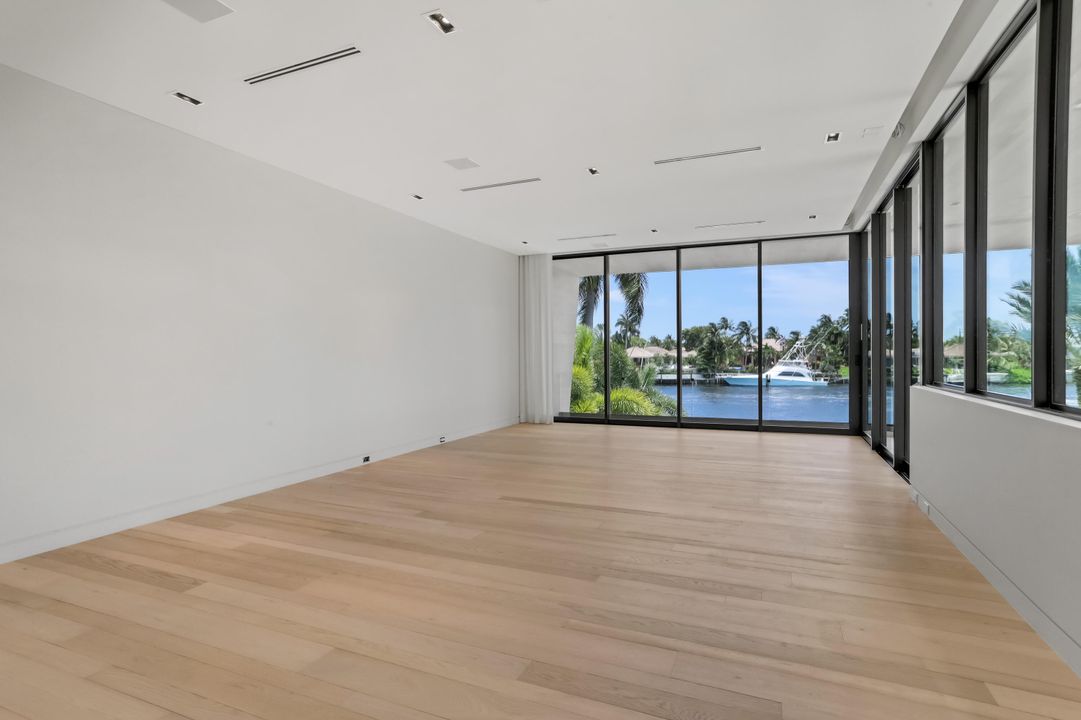 Recently Sold: $21,795,000 (5 beds, 5 baths, 7910 Square Feet)