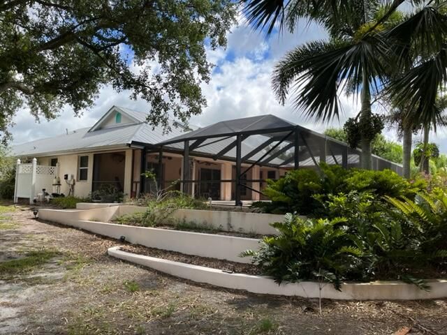 Recently Sold: $725,000 (3 beds, 2 baths, 1682 Square Feet)