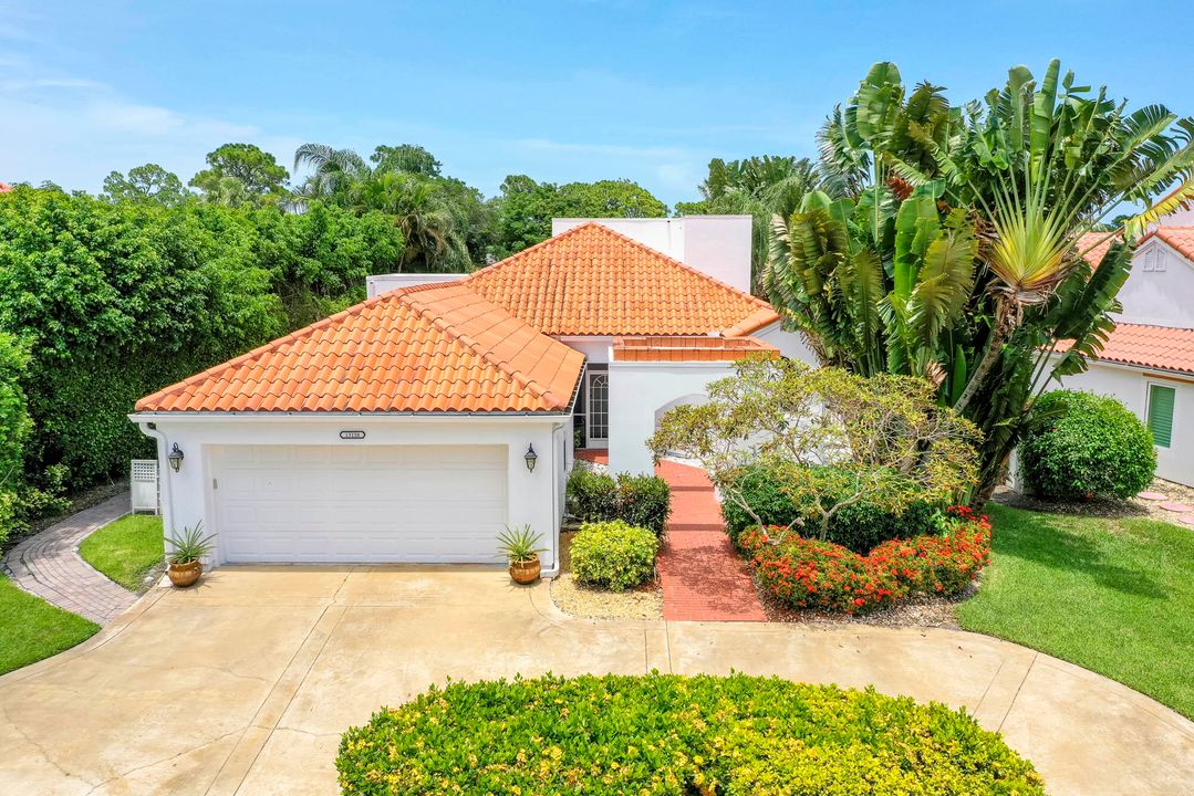 Recently Sold: $625,000 (3 beds, 3 baths, 2309 Square Feet)