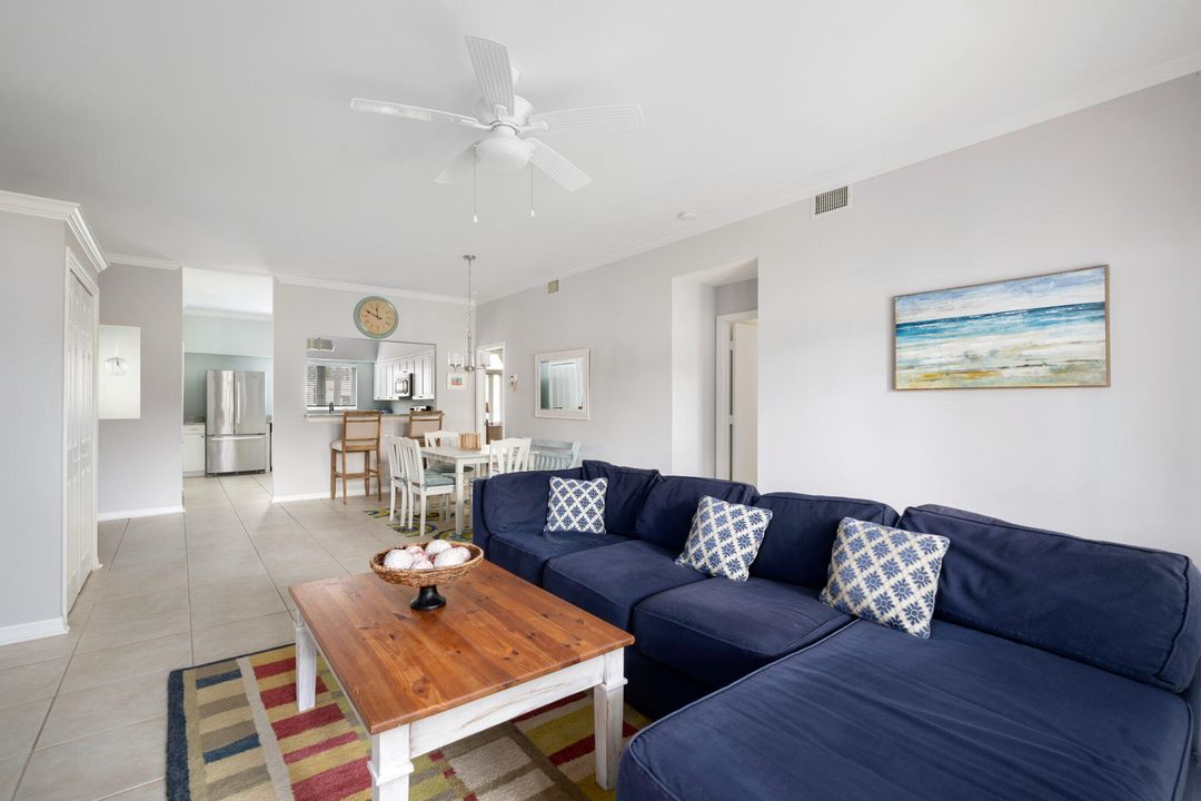 Active With Contract: $399,000 (2 beds, 2 baths, 1486 Square Feet)