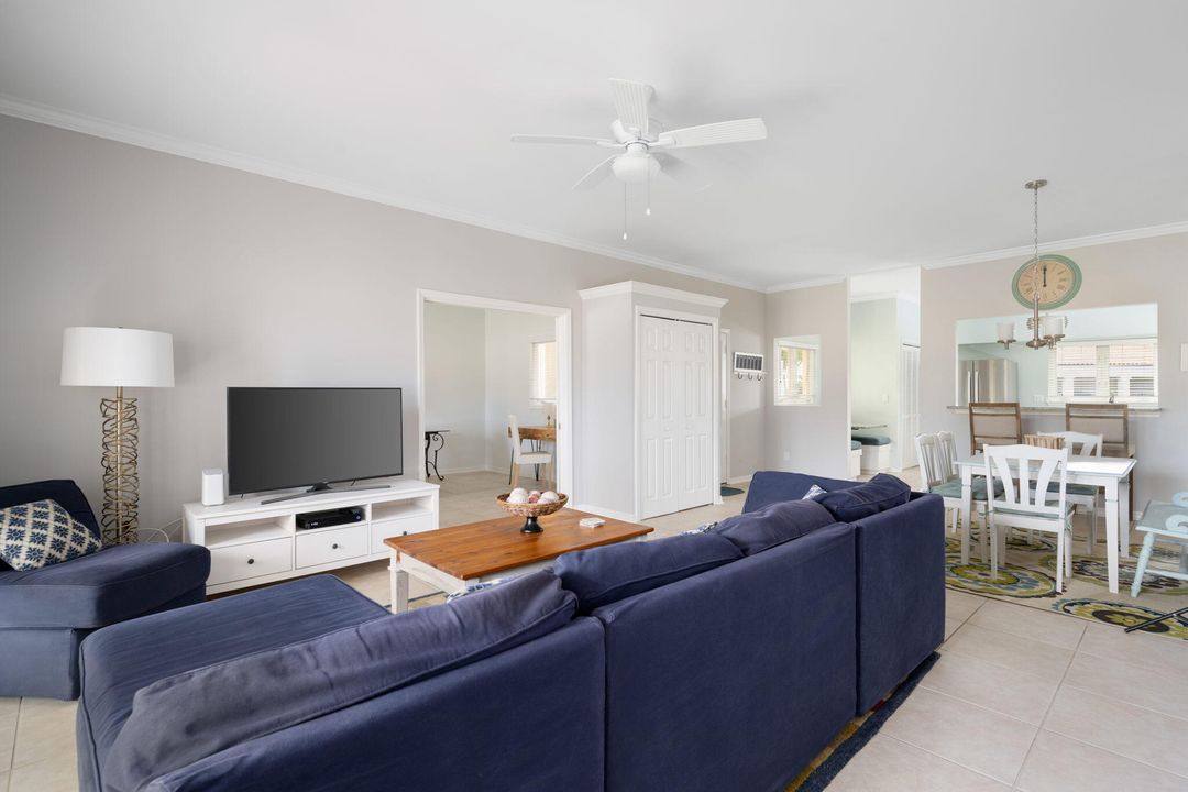 Active With Contract: $399,000 (2 beds, 2 baths, 1486 Square Feet)