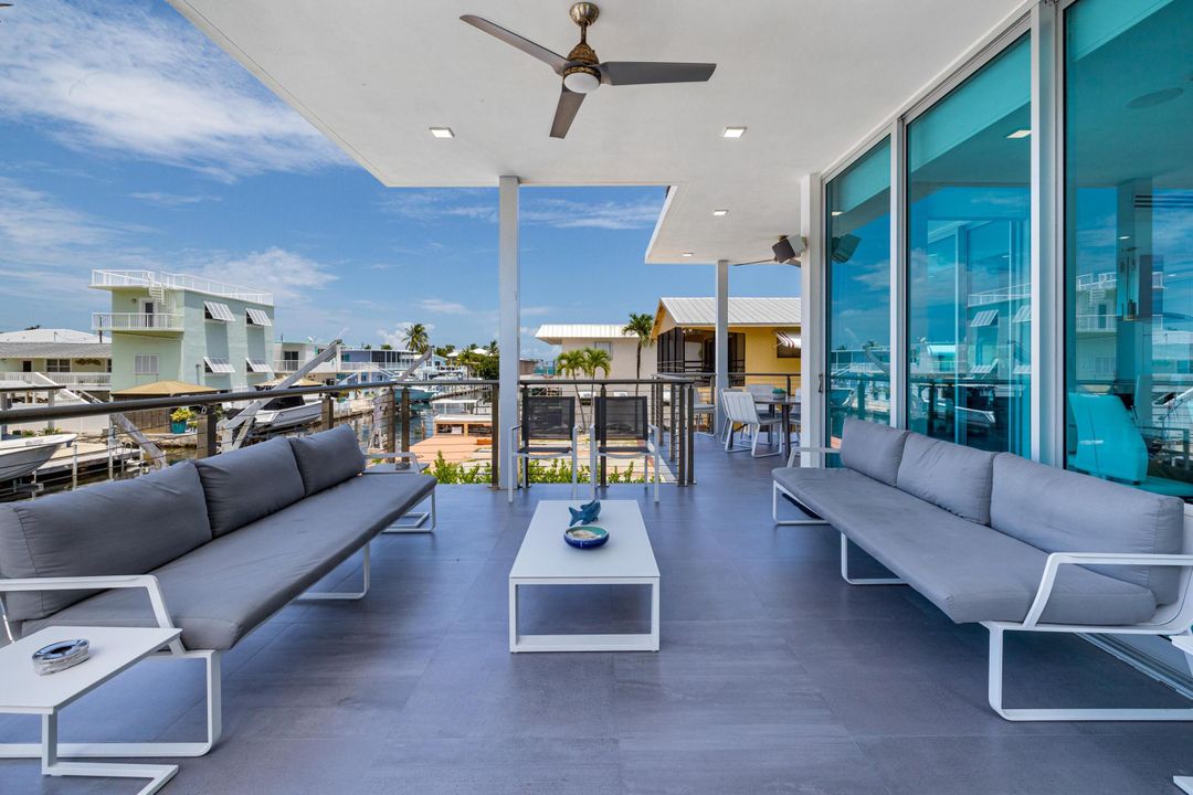 Recently Sold: $3,690,000 (6 beds, 5 baths, 3848 Square Feet)