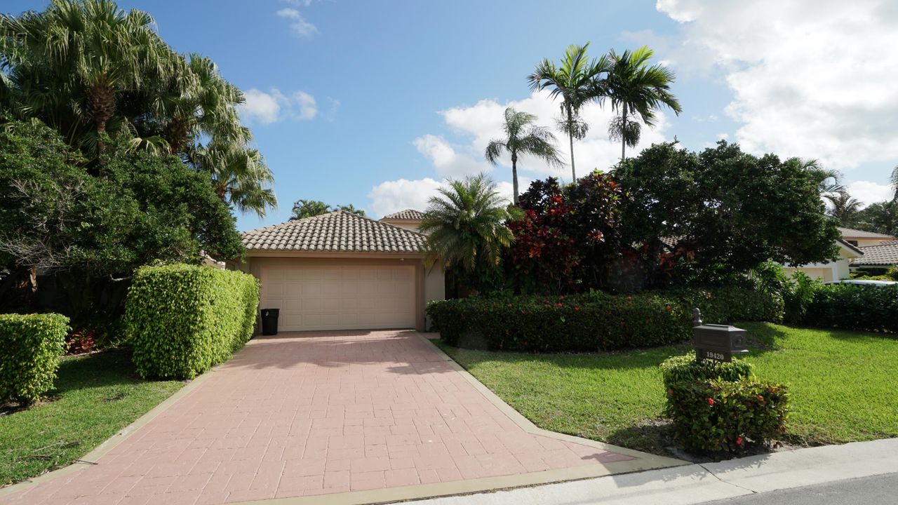 Recently Sold: $820,000 (3 beds, 2 baths, 2446 Square Feet)