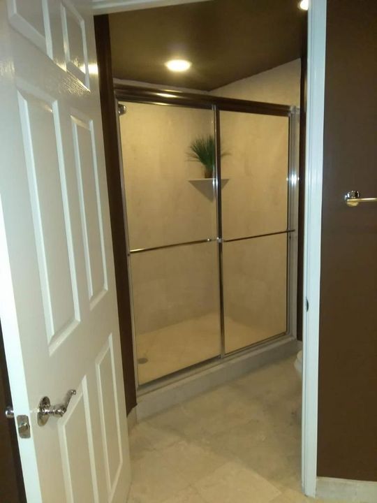 Active With Contract: $4,250 (2 beds, 2 baths, 1610 Square Feet)